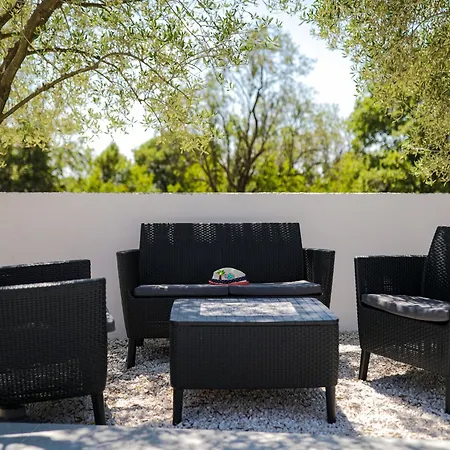 In With Private Pool Vikendica