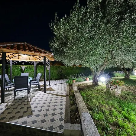Vakantiehuis Lovely In With Private Pool *