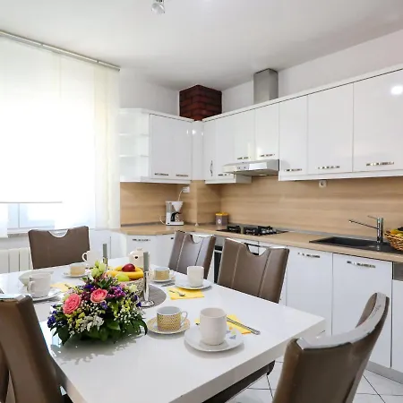 Vakantiehuis Lovely In With Private Pool