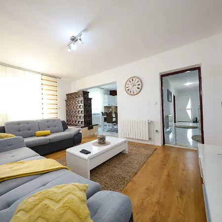 Lovely In With Private Pool Vakantiehuis
