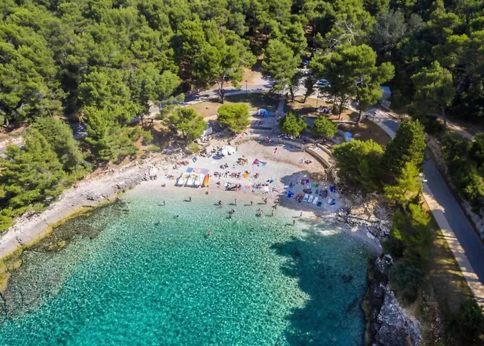 In With Private Pool * Policnik